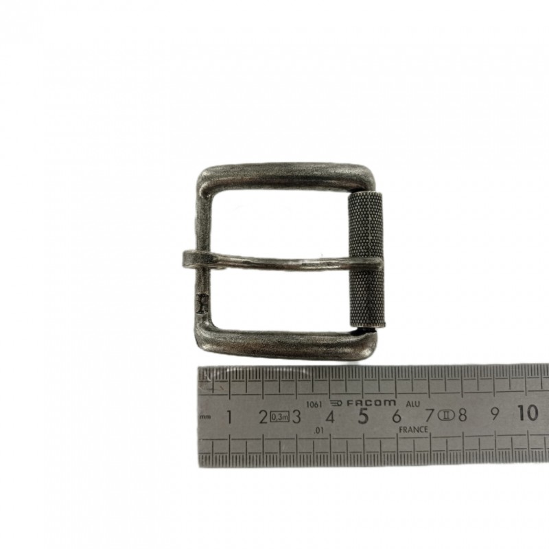 Boucle de ceinture à rouleau petit décor argent vieilli largeur
