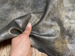 Peau de cuir de chèvre noire pailletée or - maroquinerie - Cuir en Stock