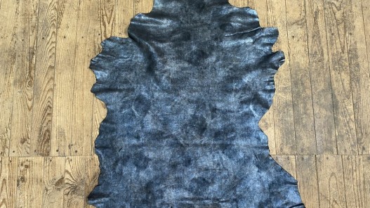 Peau de cuir de chèvre noire pailletée bleu clair - maroquinerie - Cuir en stock