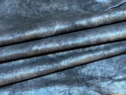 Peau de cuir de chèvre noire pailletée bleu clair - maroquinerie - cuir en stock