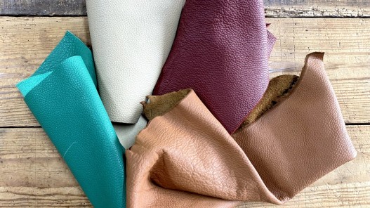 Chutes de cuir de taurillon grain TOGO - divers couleurs - Maroquinerie - Cuir en Stock