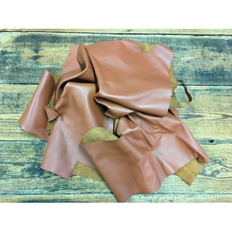 chutes de cuir de veau camel maroquinerie ameublement Cuir en Stock