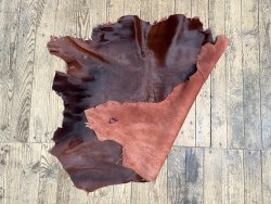 Peau de veau en poil brun acajou - maroquinerie - Cuirenstock
