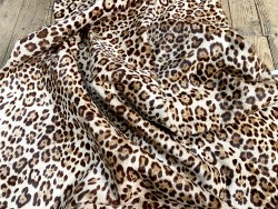Demi-peau de vache en poil façon léopard beige - décoration - maroquinerie - accessoire - Cuir en Stock