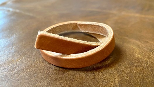 Passant pour ceinture - cuir de collet tannage végétal - bracelet accessoire - Cuir en Stock
