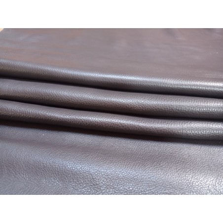 Demi-peau de cuir de taurillon - gros grain - couleur marron glacé - Cuir en Stock