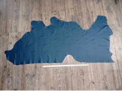 Bande de cuir de veau lisse - marine - maroquinerie - Cuir en stock