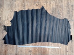 Demi peau de cuir de veau grain façon lézard - noir mat - maroquinerie - Cuir en stock