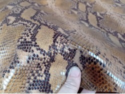 Peau de cuir de chèvre imprimée façon serpent - naturel - maroquinerie - Cuir en Stock