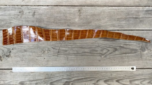 Morceau de cuir crocodile véritable - brun caramel - Cuir en stock