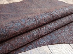 Peau de veau velours effet papier froissé marron - touché doux - maroquinerie - vêtement - cuirenstock