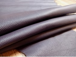 Grand morceau de cuir de taurillon - violet mat - cuirenstock