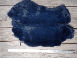 Peau de lapin en poil fourrure bleu marine - vêtement - Chaussons - Cuir en stock
