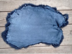 Peau de lapin en poil fourrure bleu marine - vêtement - Chaussons - cuir en stock