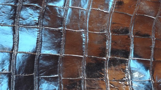 Cuir de crocodile véritable noir satiné maroquinerie bijoux Cuir en stock