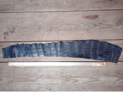 Morceau de peau de cuir de crocodile bleu mat - maroquinerie - bijou - Cuir en stock