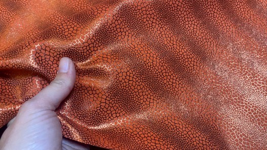 L'UNIQUE - peau veau velours corail métallisé doré petits motifs - maroquinerie - décoration - Cuir en stock