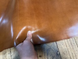 Cuir de flanc de vache - brun whisky - tannage végétal - Cuir en stock