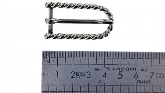 Boucle de ceinture rectangulaire - arrondie - motif torsade - nickelé - 15 mm - bouclerie - accessoire - Cuir en Stock