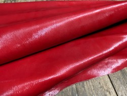 Peau de cuir d'agneau rouge vernis - petit grain paille - maroquinerie - Cuir en Stock