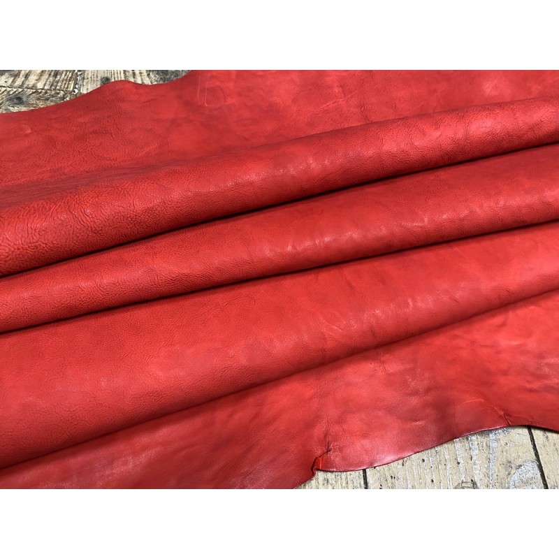 Peau de cuir de veau nubuck ciré rouge - maroquinerie - Cuir en Stock