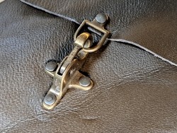 Grand fermoir nautique - bronze - maroquinerie - accessoires - cuir en stock