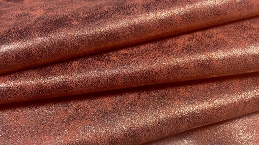 Peau de veau velours rouge corail métallisé doré - Maroquinerie - Cuir en Stock