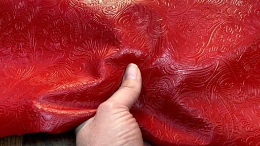 Peau de cuir de mouton grain cordoue fleuri rouge - Cuir en stock