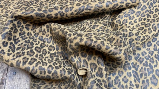 Demi-peau de cuir de veau velours façon léopard - maroquinerie - Cuirenstock
