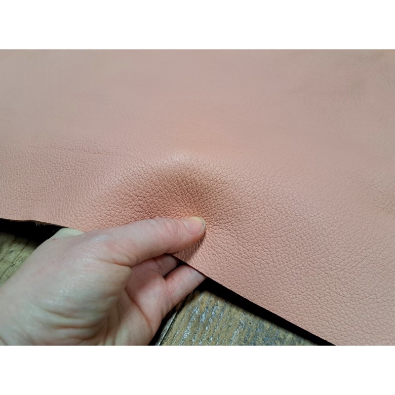 Demi-peau de cuir de vachette gainé - rose pastel - Cuir en stock