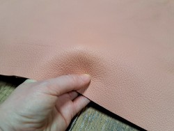 Demi-peau de cuir de vachette gainé - rose pastel - Cuir en stock