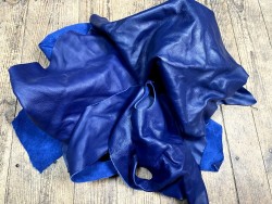 Chutes de cuir de veau bleu outremer - maroquinerie - Cuir en Stock