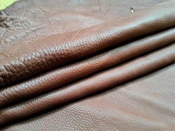 Demi-peau de vachette - acajou - maroquinerie - ameublement - cuir en stock
