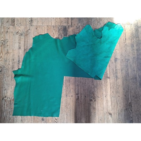 Grand morceau de cuir de taurillon - gros grain - couleur vert menthe - Cuirenstock