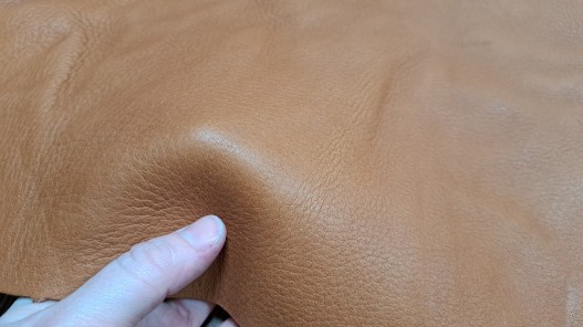 Demi peau de cuir de vachette - gold - maroquinerie - ameublement - Cuir en Stock