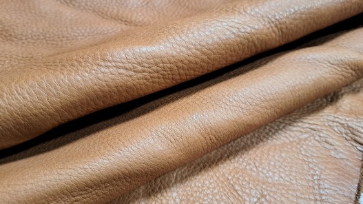 Demi peau de cuir de vachette - gold - maroquinerie - ameublement - cuir en stock