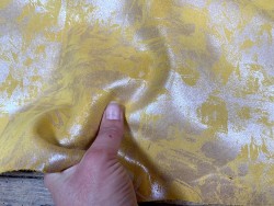 Peau de veau velours métallisé Graffiti - jaune - Maroquinerie - cuir en stock