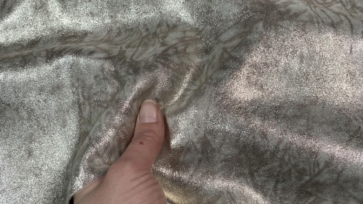 Peau de veau velours métallisé marbré - gris perle - Maroquinerie - Cuir en stock