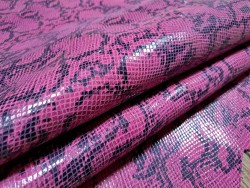 Demi - peau de cuir de veau façon serpent - rose - maroquinerie - cuir en stock