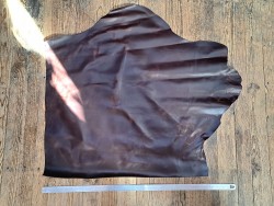Demi-peau de cuir de vachette ciré pullup - brun rouge - maroquinerie - Cuir en stock