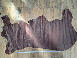 Demi peau de cuir de vachette ciré pullup - marron châtaigne nuancé - maroquinerie - Cuirenstock