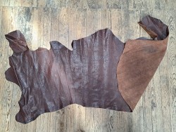 Demi peau de cuir de vachette ciré pullup - marron châtaigne nuancé - maroquinerie - cuirenstock