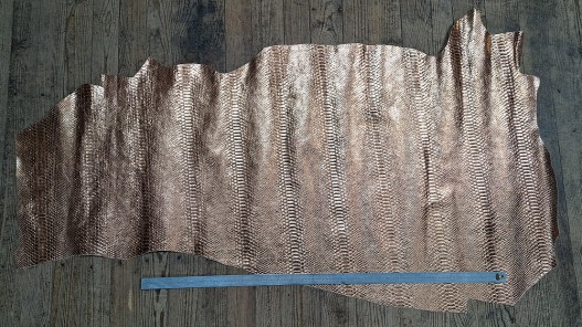 Demi peau de vachette python métallisée - cuivre - maroquinerie - cuir en stock