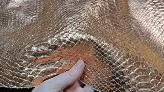 Demi peau de vachette python métallisée - cuivre - maroquinerie - Cuirenstock