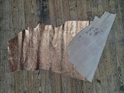 Demi peau de vachette python métallisée - cuivre - maroquinerie - Cuir en Stock