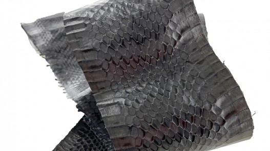 Peau de cuir de serpent véritable - serpent d'eau gris acier - accessoire - Cuir en Stock