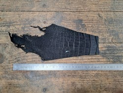 Morceau de cuir crocodile véritable noir mat - Cuirenstock