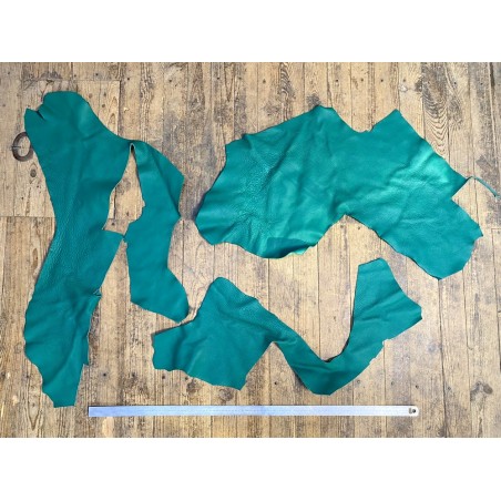 Chutes de cuir de vache - verte - maroquinerie - cuir en stock