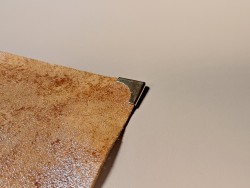 Embellissement - maroquinerie - coin protecteur d'angle - 15 mm - laiton - Cuir en stock