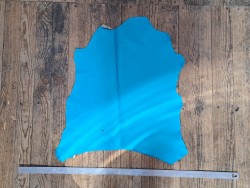 peau de cuir de chèvre - bleu horizon - maroquinerie accessoire cuir en stock